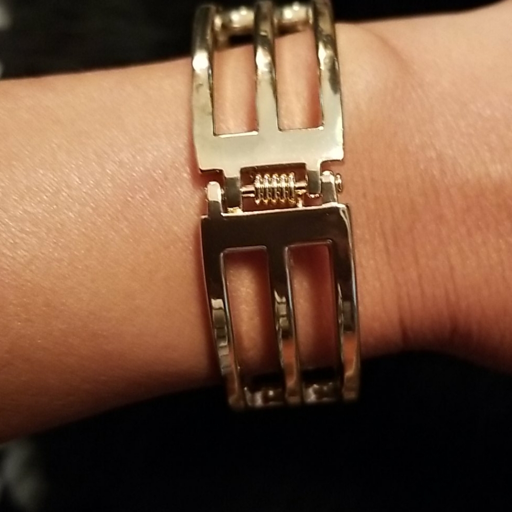 Jewelry - Picture 4 of 6